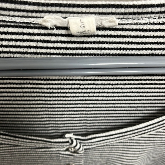 🪻3/$30 Long sleeve crop top!🪻 - Picture 5 of 5